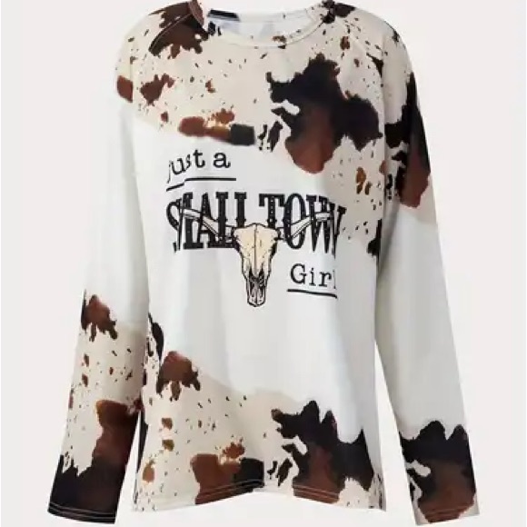 Tops - NEW Cow Print “Just a Small Town Girl” Graphic Tee Size Small